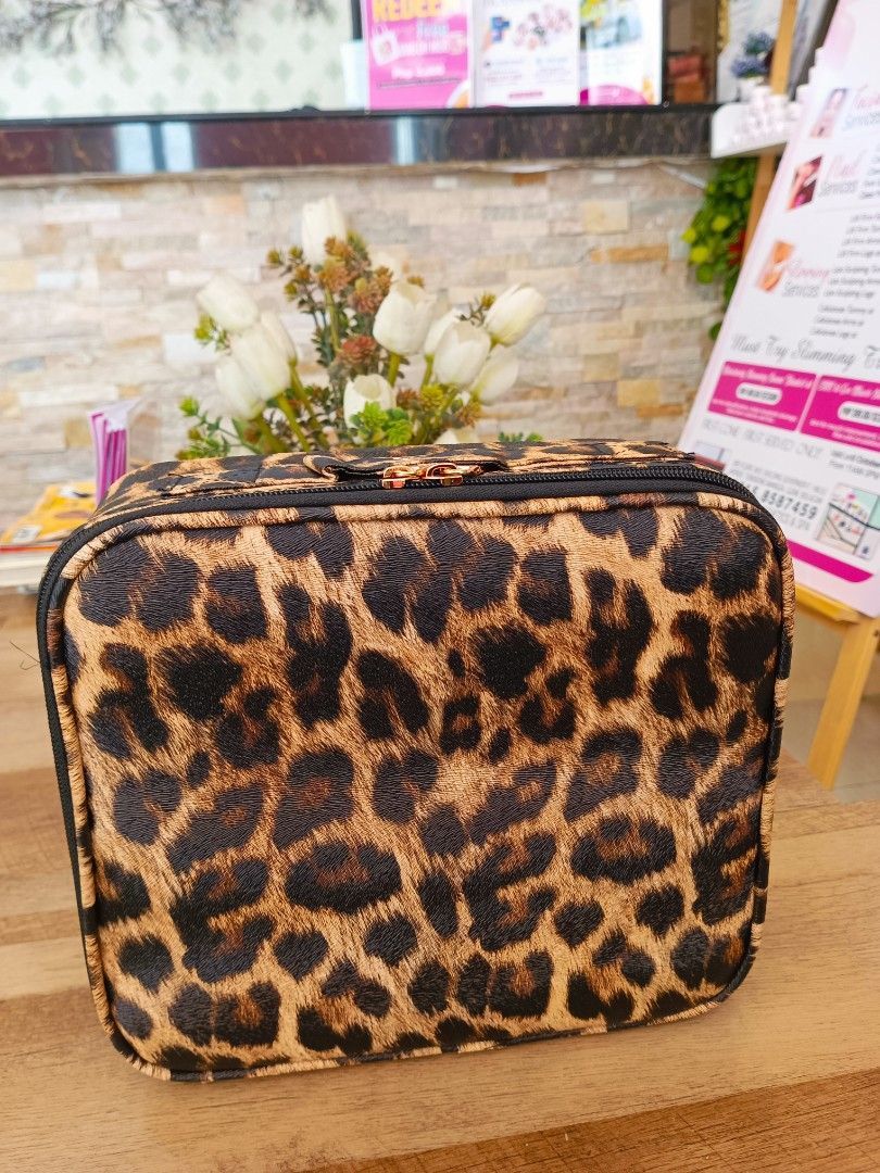 Make Up bag Organizer with animal print (Category: Makeup) located in Quezon City. Submitted by mlacosmetiquenoime (Listing ID 1331135474, Image 1). Description: .
