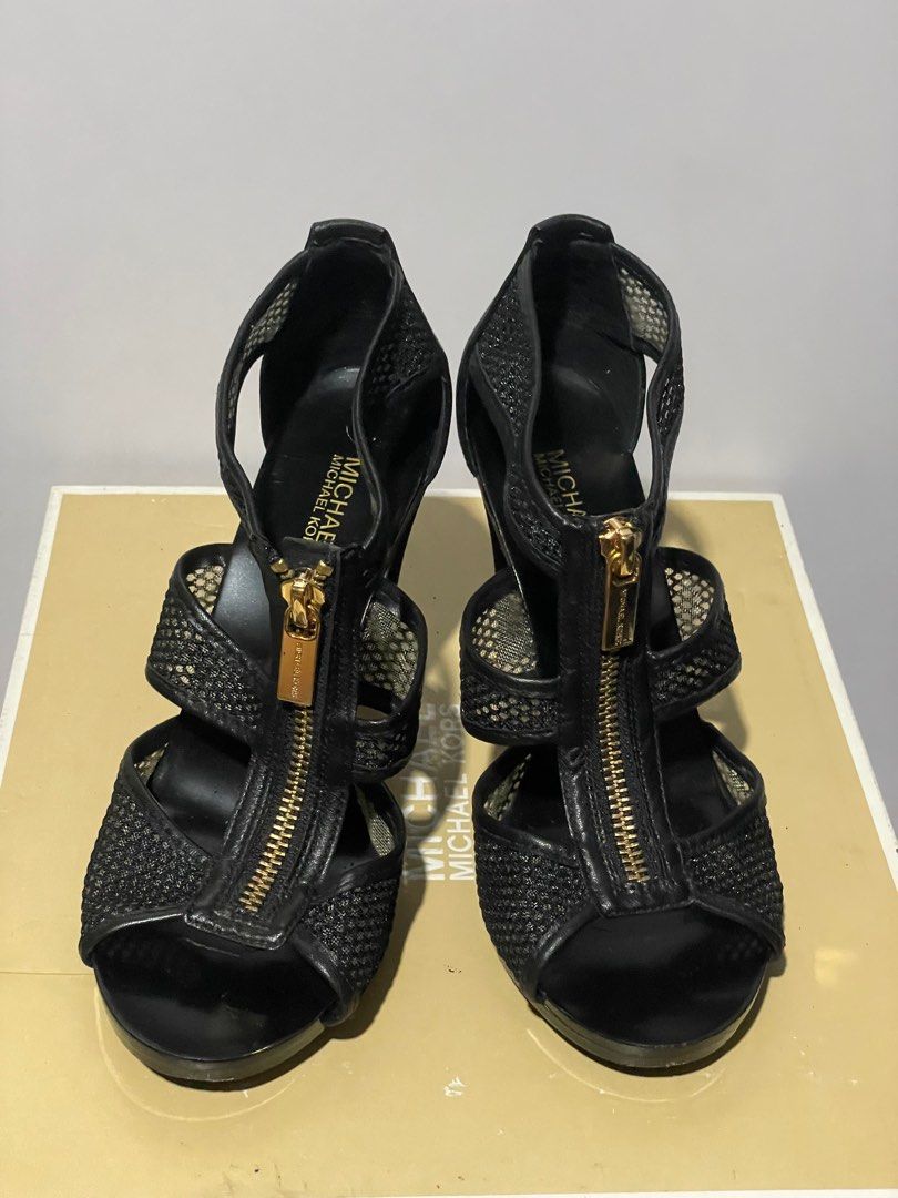 Michael kors berkley t strap black hotsell