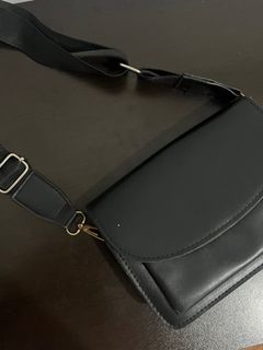 (Category: ) located in . Submitted by preloved_ju (Listing ID 1331213032, Image 1). Description: .
