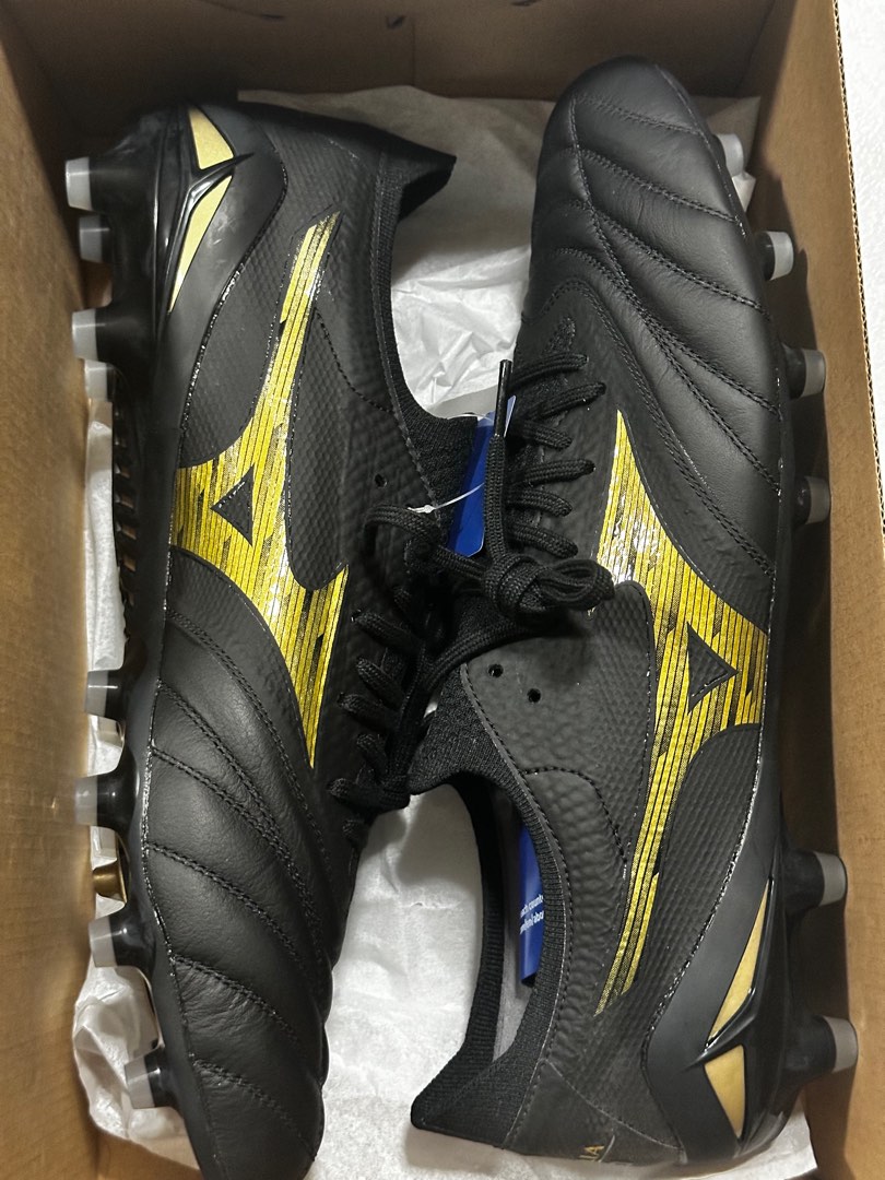 Mizuno Morelia Neo IV Beta Elite Soccer Boots, Sports Equipment, Sports