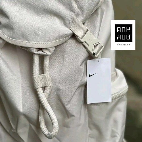 Nike Heritage Rucksack Backpack “Orewood” w/ Laptop compartment (Category: Backpacks) located in Makati City. Submitted by ankapparelphofficial (Listing ID 1331197804, Image 2). Description: Size : 25L ✈️ ONHAND ONHAND ONHAND READY TO SHIP 🔶Brandnew 💯Original / Authentic / Legit 💵MOP: Gcash/Unionbank/Palawan 🌐Shipping via LBC/JRS/J&T/Lalamove 🔸Shipping fee is not included ❌ No Return/Refund.