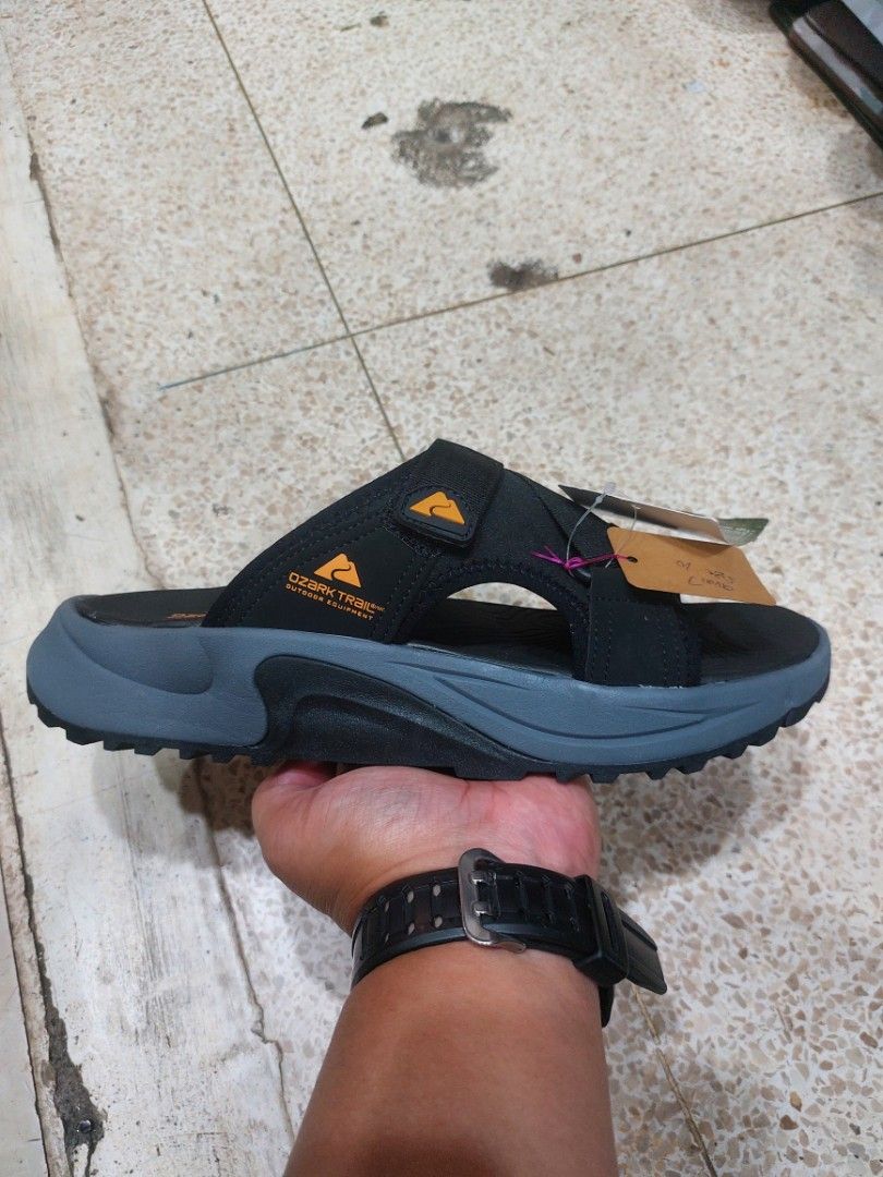 Ozark Trail Men's Eagles Sandals(8 US) (Category: Slippers & Slides) located in Baguio. Submitted by brand_master (Listing ID 1331207287, Image 3). Description: Authentic Ozark Trail Men's Eagles Sandals Sizs 8 US/26 cm No issue Padala from abroad No box In brand new condition.