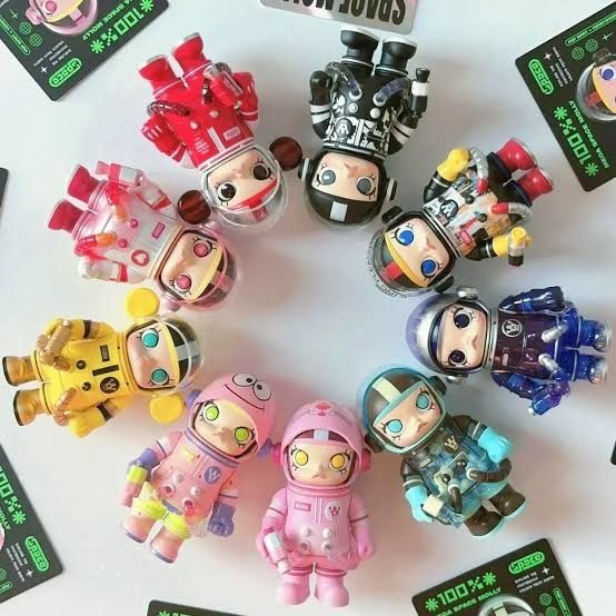 Pop mart Space Molly series 2 100% (Category: Designer & Blind Box Toys) located in Manila. Submitted by solefindsphilippines (Listing ID 1331151992, Image 1). Description: Pop mart Space Molly series 2 100% Characters: Meilin panda Jean michel basquiat Mint chocolate Pink panther Patrick star Heartbert Coca cola Banana Price: 8,799 per set only! ( AVAILABLE FOR PRE-ORDER) Brand new All of our items are 100% Authentic/Legit/ Original How to Order