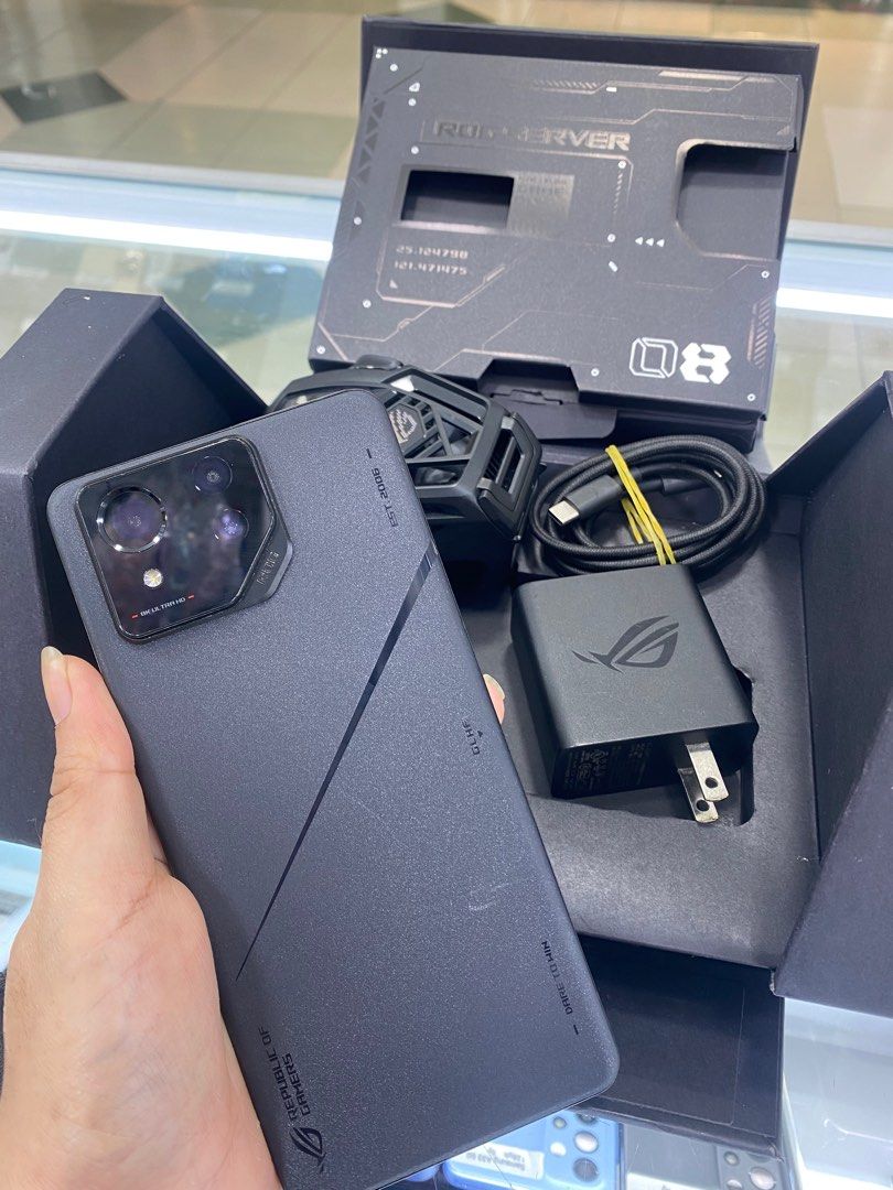 ROG 8 PRO 5G 1TERABYTE (Category: Android Others) located in San Juan City. Submitted by ace_gadgethub (Listing ID 1331092258, Image 1). Description: ROG8 PRO 1terabyte Complete package Openbox only.