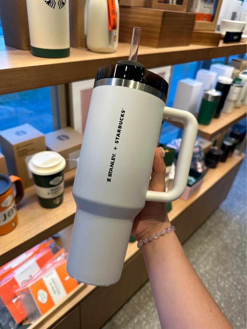 Starbucks Korea Penguin Random House Stanley Tumbler 1183ml (Category: Water Bottles & Tumblers) located in Binan City. Submitted by xxellexxo (Listing ID 1331166449, Image 1). Description: Limited Edition Starbucks Korea Penguin Random House Stanley Tumbler 1183ml White / Gray Gradient Brand New In Box MOP: GCash MOD: J&T/SDD.