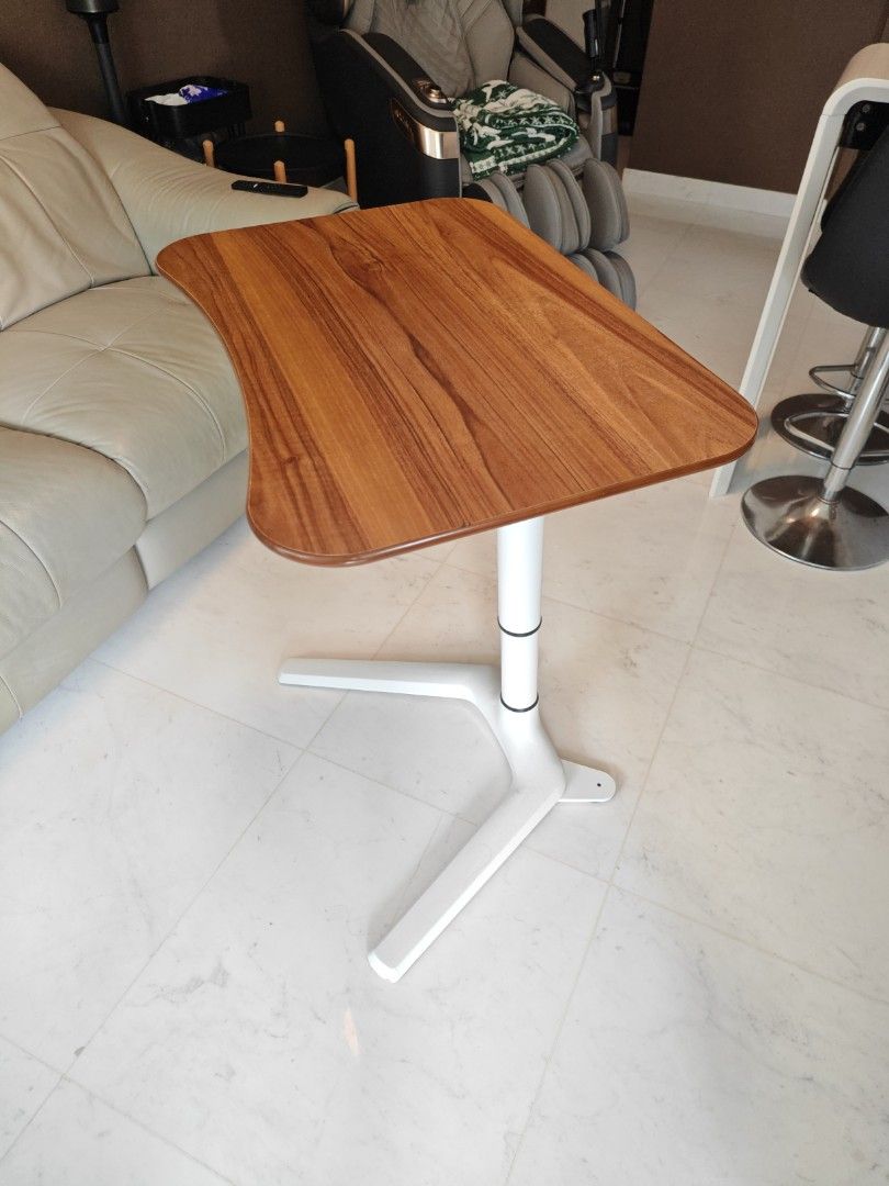 Study Table adjustable up & down (Category: Tables & Sets) located in Singapore. Submitted by alanlua (Listing ID 1331098564, Image 1). Description: Adjustable Study Table up to 111cm.
