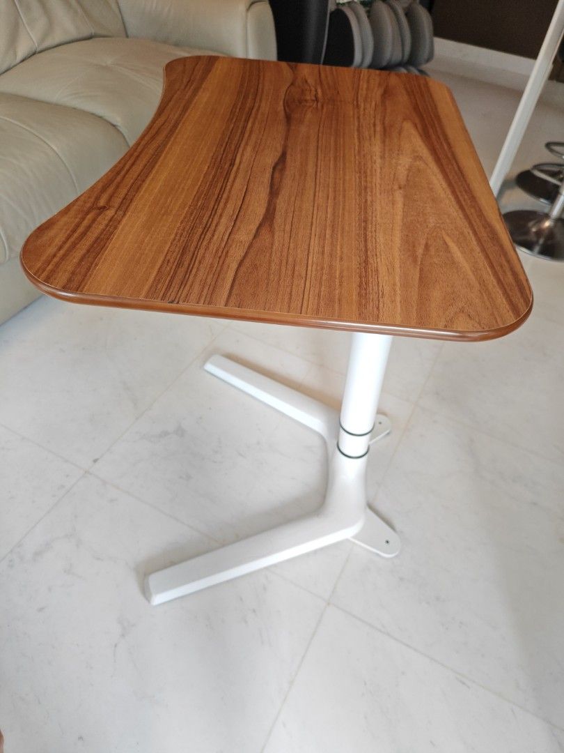 Study Table adjustable up & down (Category: Tables & Sets) located in Singapore. Submitted by alanlua (Listing ID 1331098564, Image 2). Description: Adjustable Study Table up to 111cm.