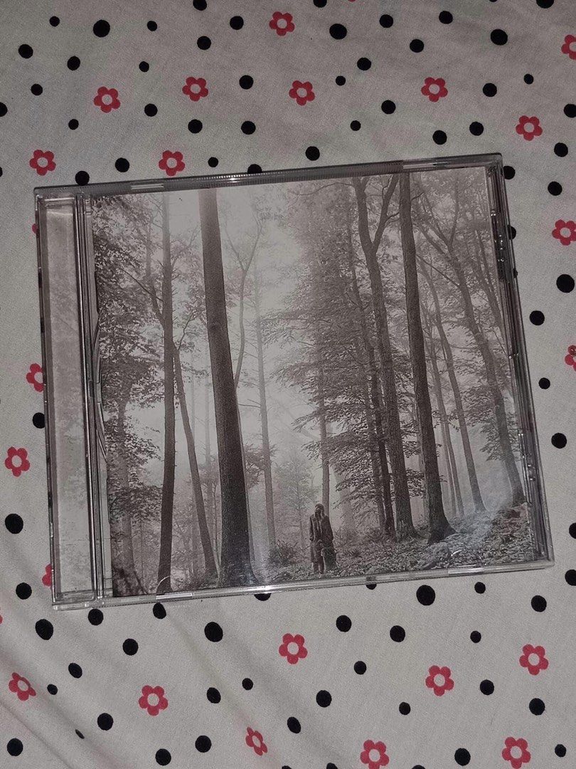 Taylor Swift Folklore in the Trees Deluxe Edition (Category: CDs & DVDs) located in San Pablo. Submitted by jessthingz (Listing ID 1331082790, Image 1). Description: .