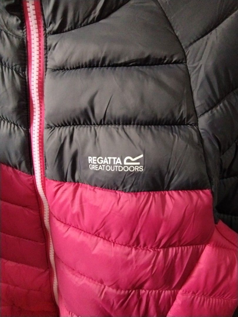 Winter Jacket (Category: Coats, Jackets and Outerwear) located in Singapore. Submitted by preciouslamb (Listing ID 1331076972, Image 2). Description: .