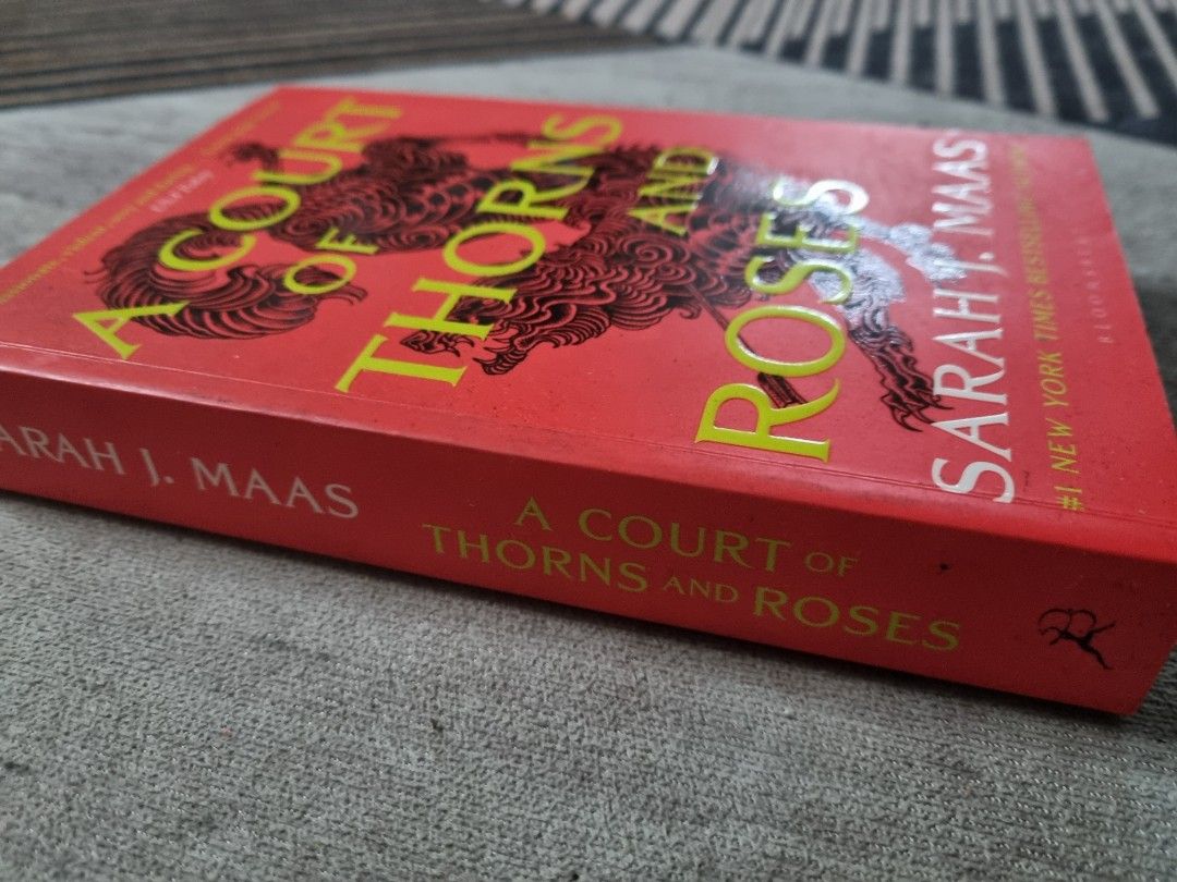 A Court Of Thorn And Roses Sarah J. Maas, Hobbies & Toys, Books