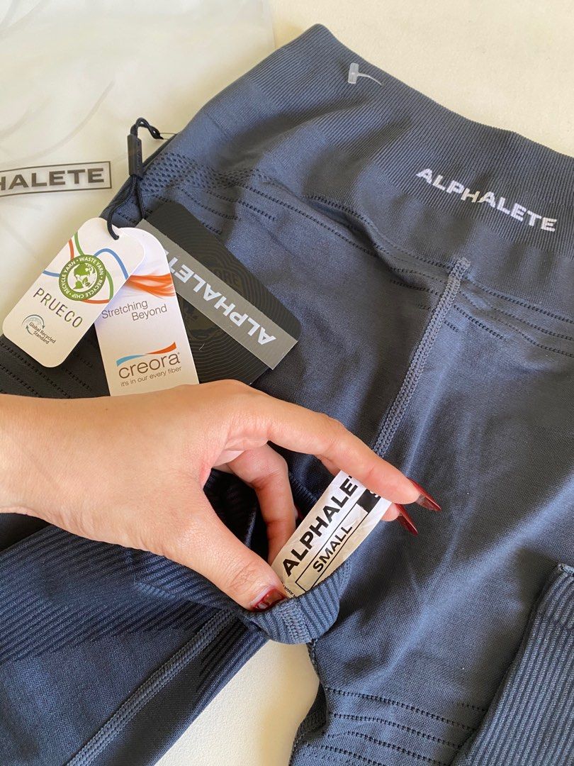 Alphalete Ozone Leggings (Category: Activewear) located in Manila. Submitted by alphagirly (Listing ID 1331333403, Image 2). Description: CSB Gymshark Alphalete Nike Lululemon.