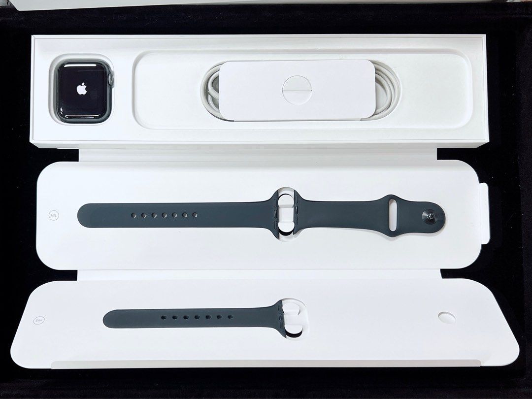 良品中古 Apple Watch Series6 40mm ブラック 即日発送 Watch 良品中古 Apple Watch Series6 40mm ブラック 即日発送 Watch