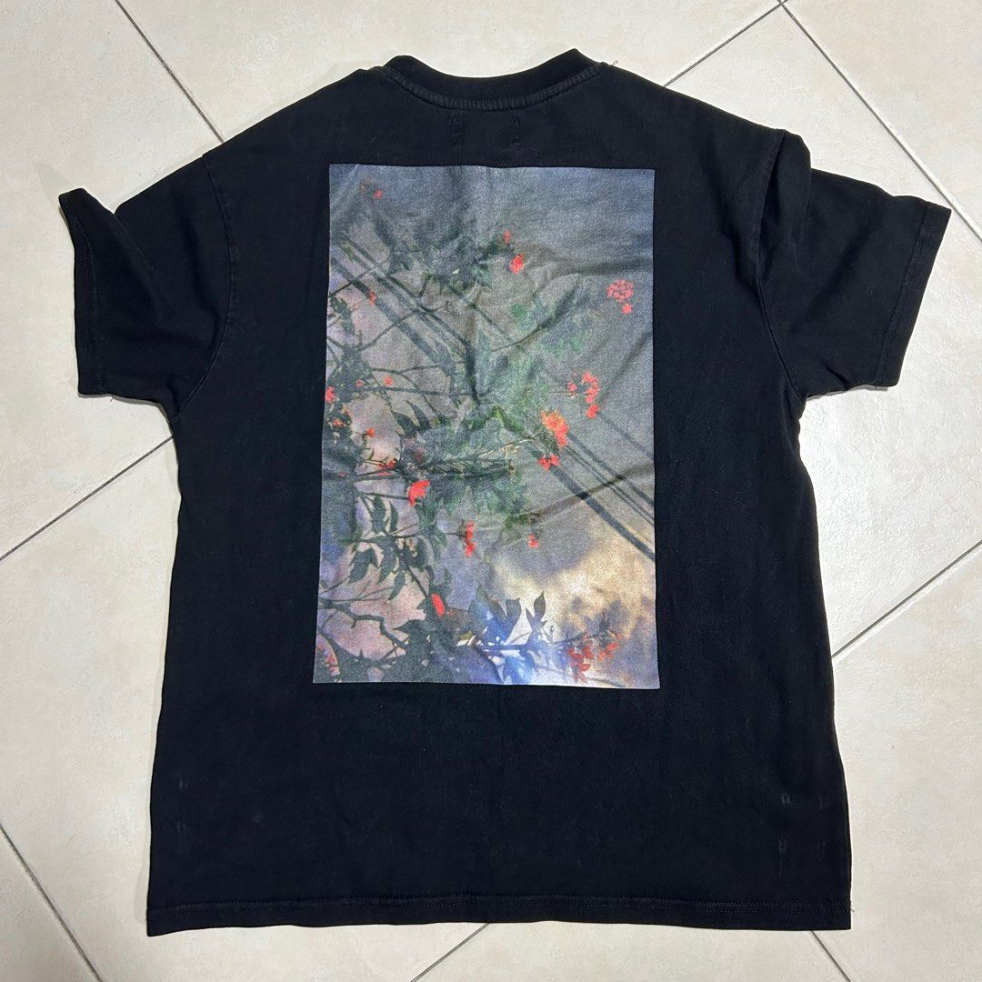 authentic essentials top (Category: Tshirts & Polo Shirts) located in Singapore. Submitted by mmantouzi (Listing ID 1331248609, Image 3). Description: .