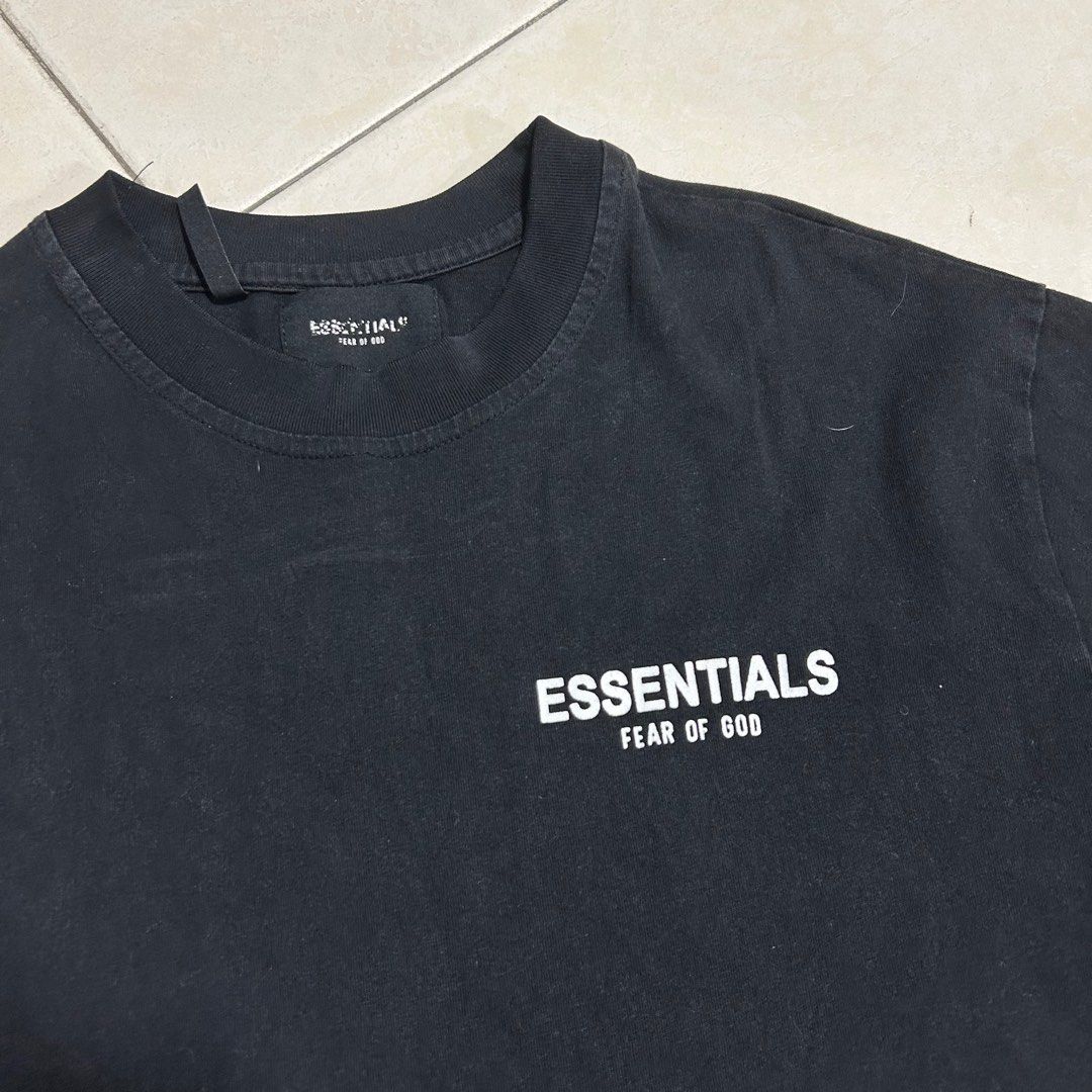 authentic essentials top (Category: Tshirts & Polo Shirts) located in Singapore. Submitted by mmantouzi (Listing ID 1331248609, Image 2). Description: .