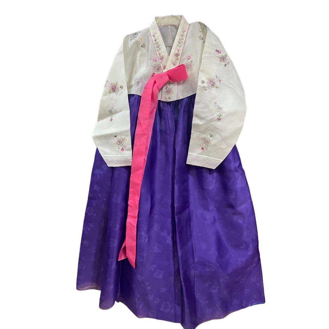 Authentic Hanbok | Traditional Korean Dress (Category: Traditional & Ethnic wear) located in Paranaque City. Submitted by potatoeeee (Listing ID 1331231078, Image 3). Description: Authentic Hanbok / Traditional Korean Dress ON HAND‼️ Price: 2500🏷️ Directly from Korea📍 For adult womens📌 OPEN FOR WHOLESALE‼️ PM ME‼️.