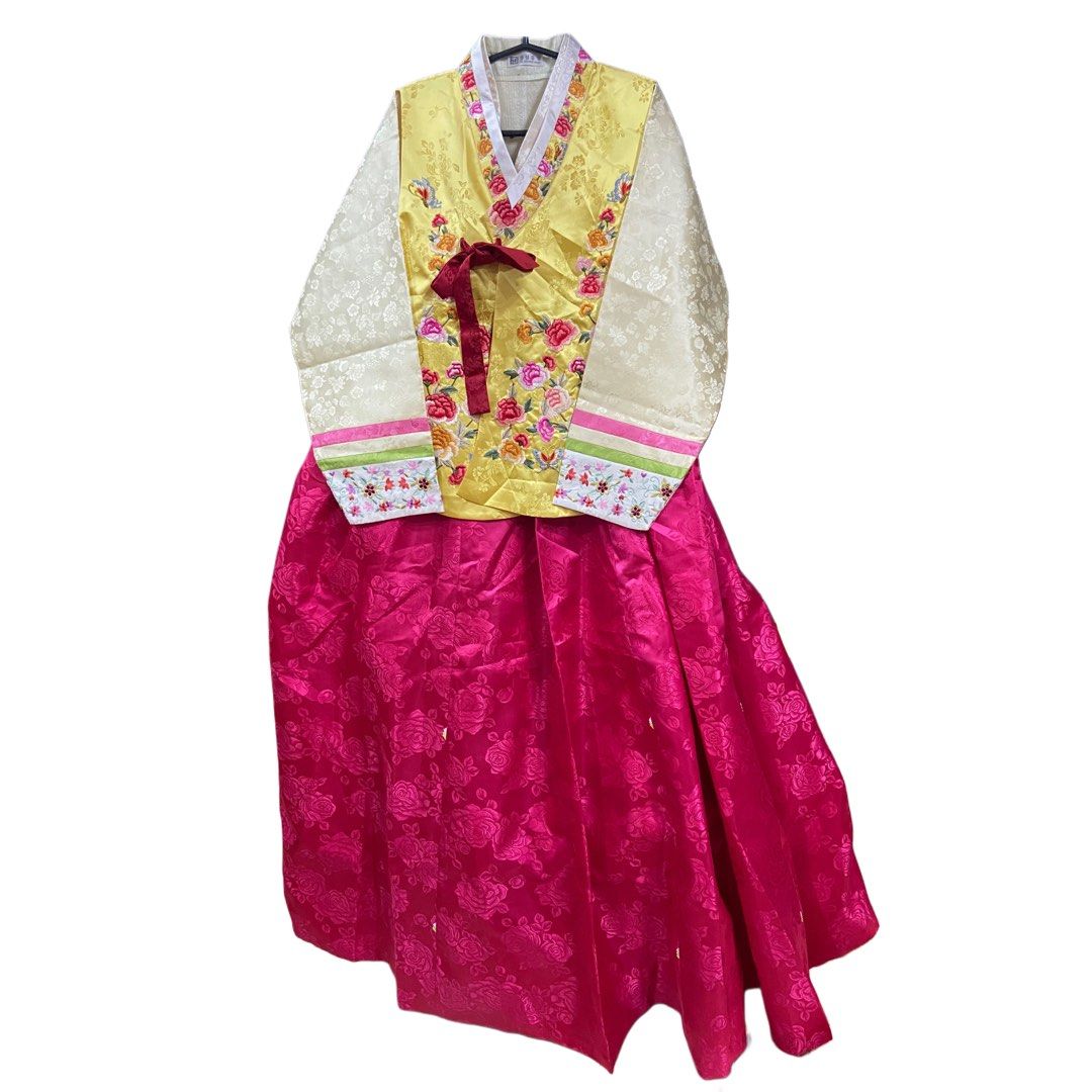 Authentic Hanbok | Traditional Korean Dress (Category: Traditional & Ethnic wear) located in Paranaque City. Submitted by potatoeeee (Listing ID 1331231078, Image 2). Description: Authentic Hanbok / Traditional Korean Dress ON HAND‼️ Price: 2500🏷️ Directly from Korea📍 For adult womens📌 OPEN FOR WHOLESALE‼️ PM ME‼️.