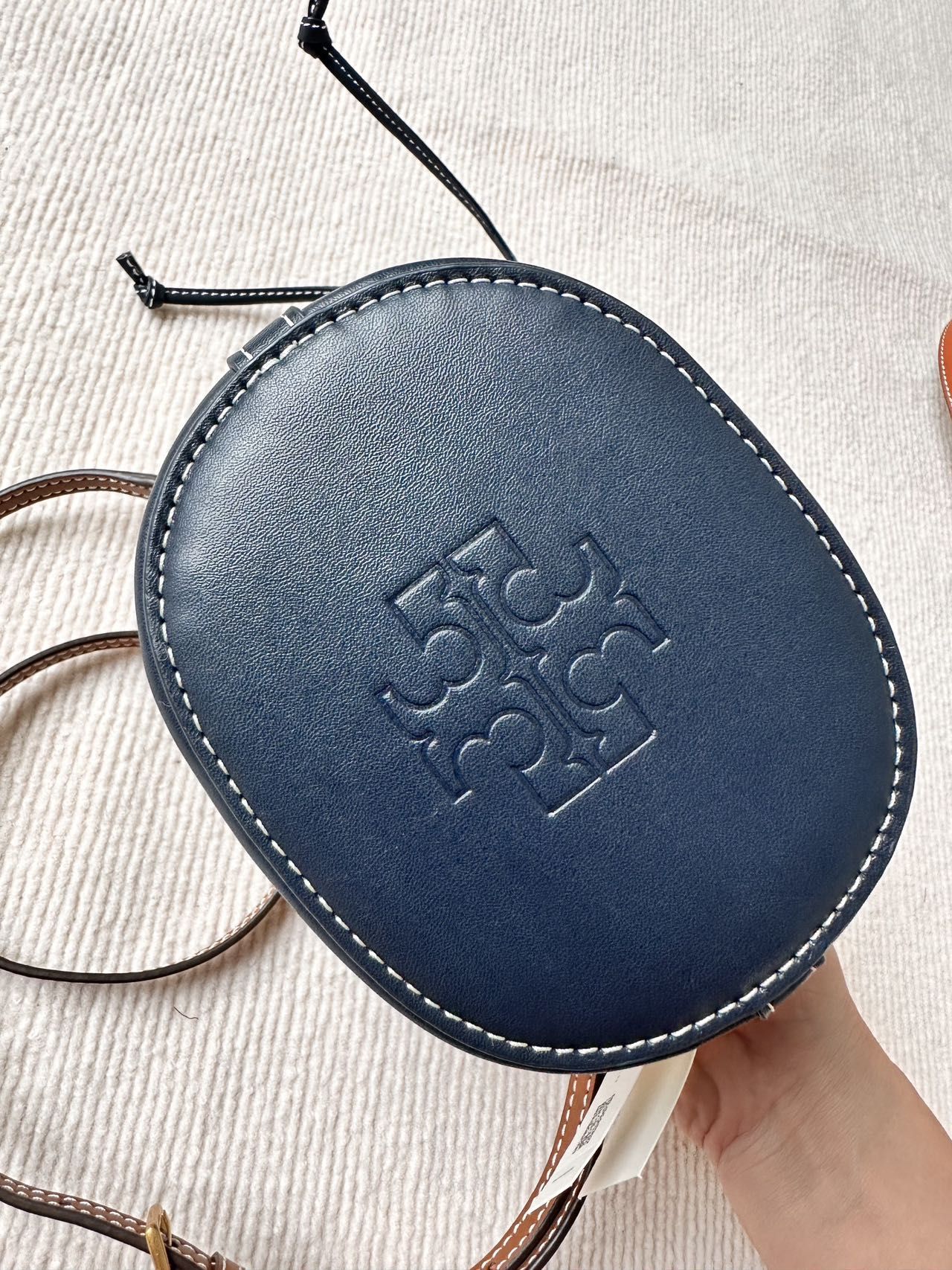 Mcgraw round crossbody tory burch hotsell