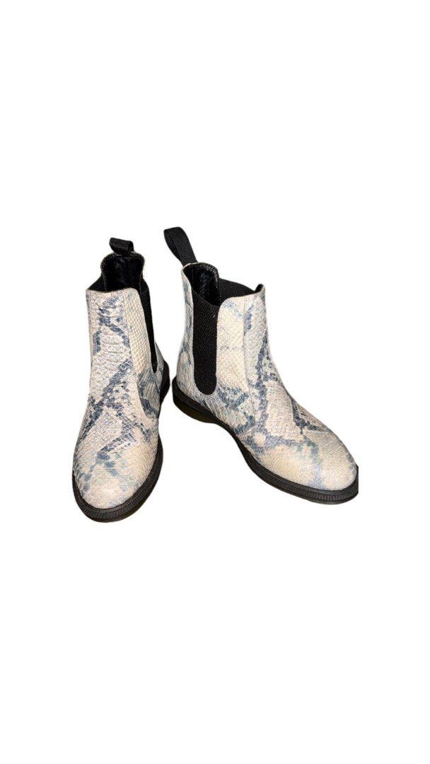 Dr martens flora chelsea boots snake prints Women s Fashion Footwear Boots on Carousell