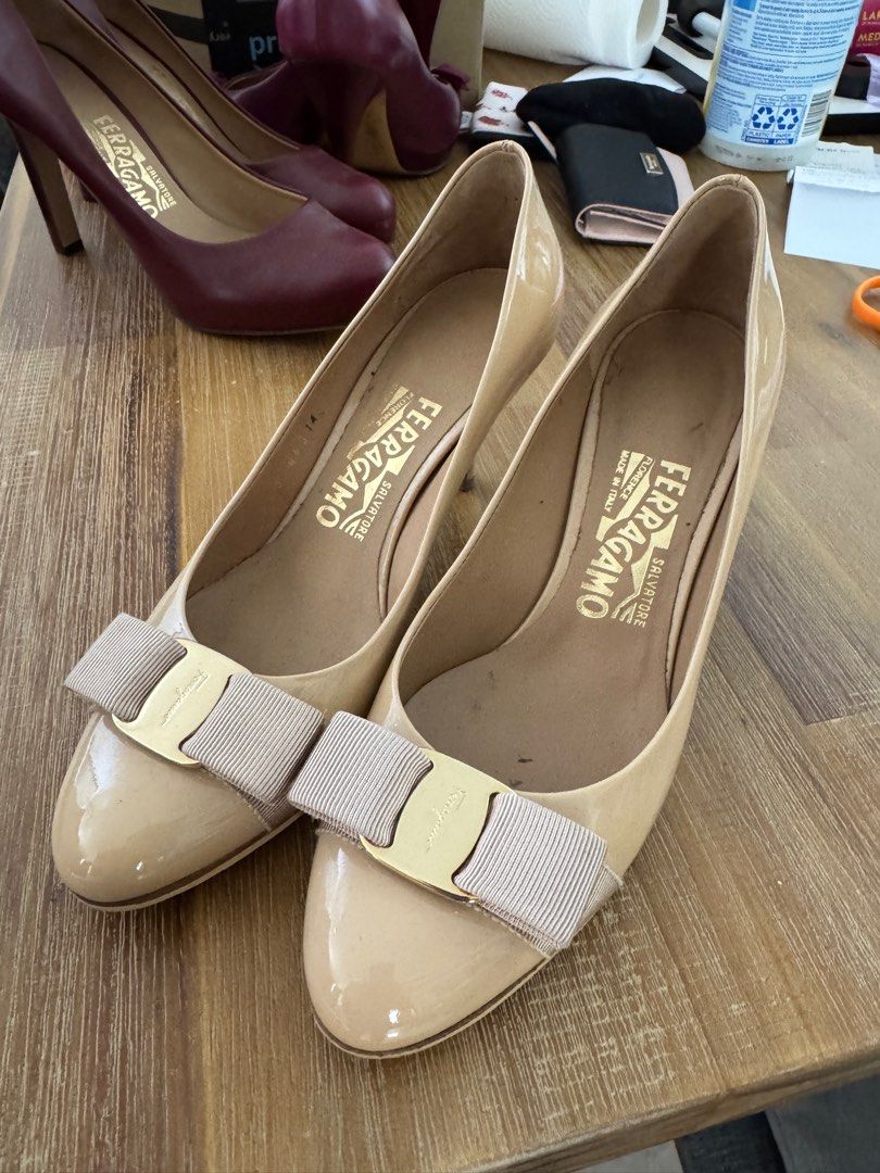 Ferragamo carla 7 store