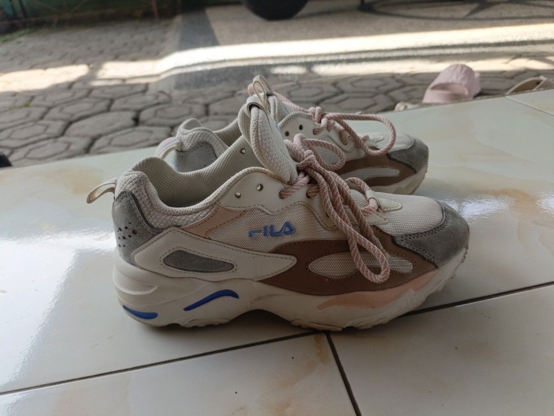 Fila Ray Tracer 36 Fesyen Wanita Sepatu di Carousell