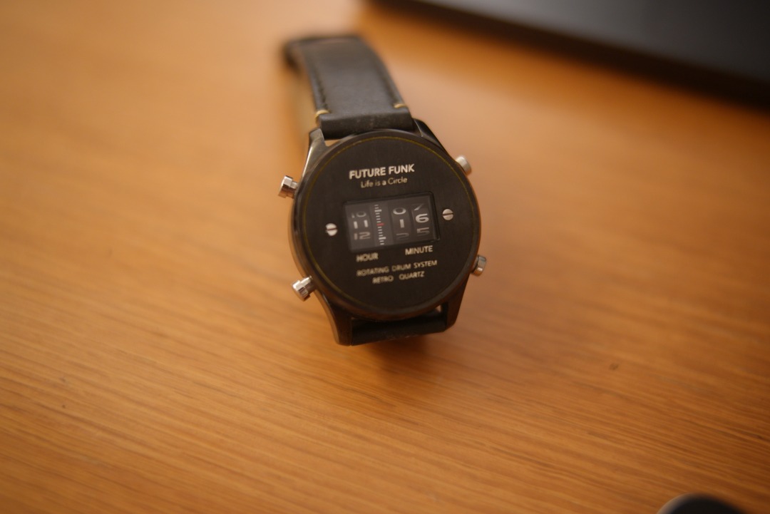 Future funk retro quartz watch store
