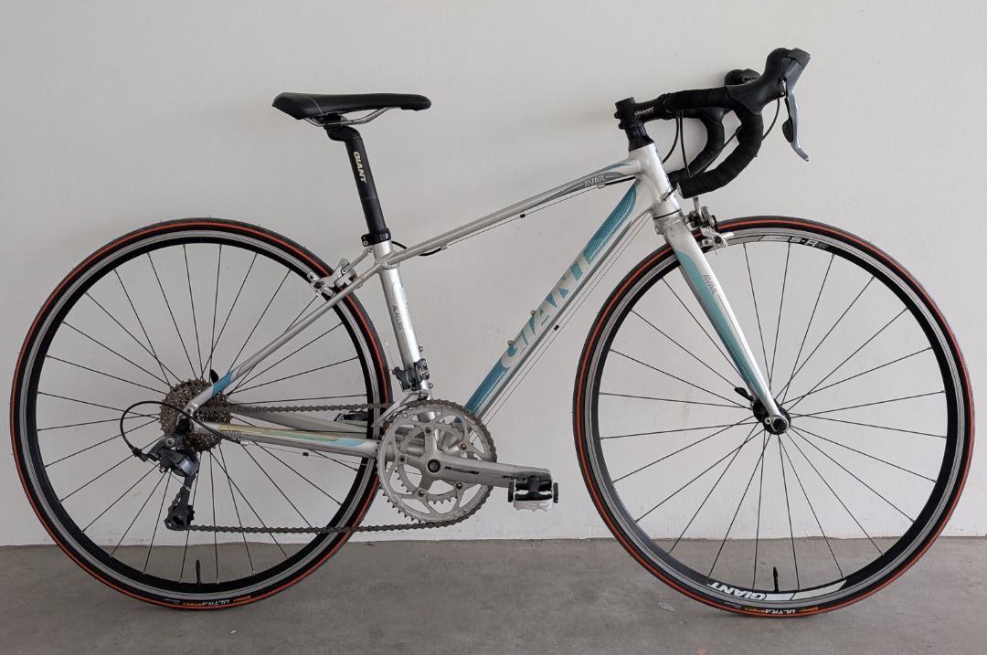 Giant Avail 5 Womens road bike (2014 Model), Sports Equipment, Bicycles