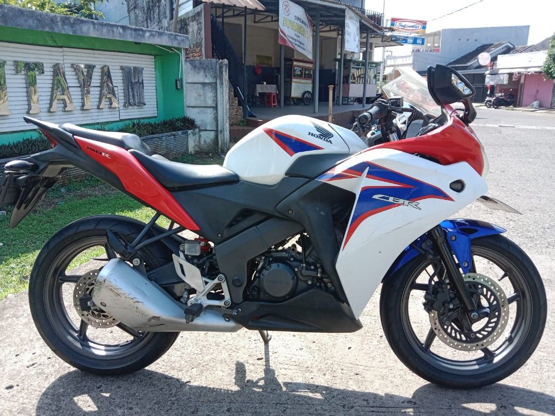 HONDA CBR 150 R CBU 2011 B JAKBAR Motor di Carousell