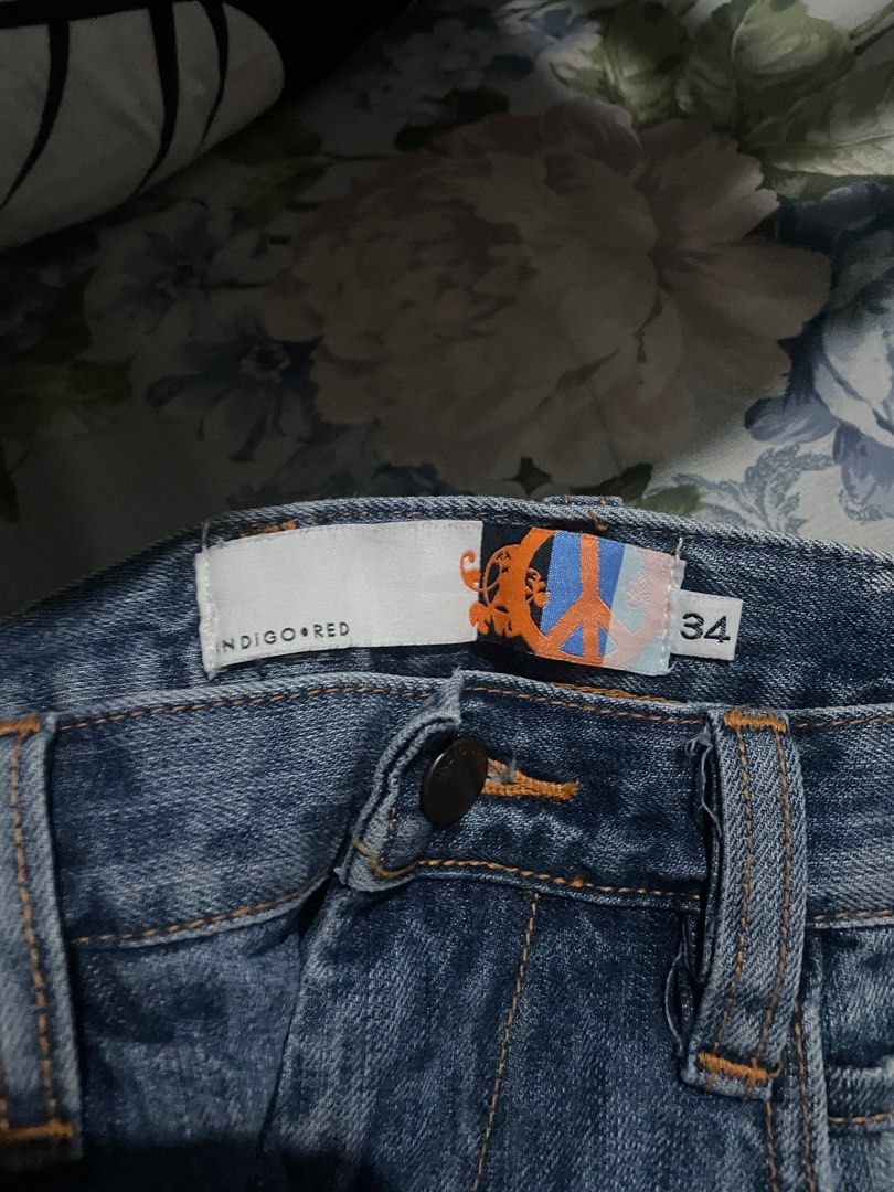 Indigo+Red Baggy Jeans (Category: Jeans) located in Manila. Submitted by heiskrow (Listing ID 1331337844, Image 2). Description: Evisu Inspired Baggy Jeans Size 34 Price is Negotiable.