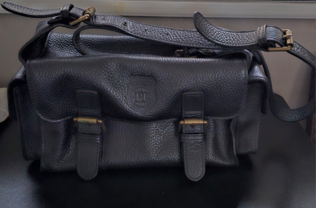 Japan leather bag (Category: Sling Bags) located in Valenzuela. Submitted by simplespring (Listing ID 1331333761, Image 2). Description: *Pure leather *Black color *Sling or shoulder bag *clean inside (see picture) Note: pro fashion Pm for more details and inquiries Thank you!.