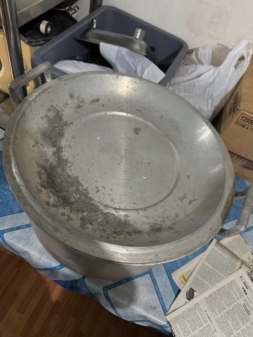 Kaldero big (Category: Cookware & Accessories) located in Caloocan City. Submitted by pdl198871557 (Listing ID 1331345539, Image 3). Description: Used once only Rfs: need to dispose asap. No more storage room. .