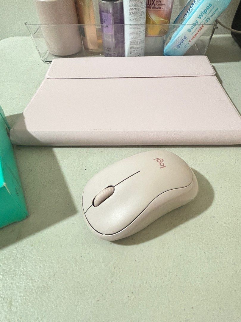 Logitech Bluetooth Mouse (for apple mac and ipad, windows, chrome, linux, android) (Category: Mouse & Mousepads) located in Guimba. Submitted by jamiepersonalpreloved (Listing ID 1331360190, Image 3). Description: Still available po now (May 2025) RFS: bought this kasi di ko mahanap yung older one ko pero nahanap ko na now (for apple mac and ipad, windows, chrome, linux, android).