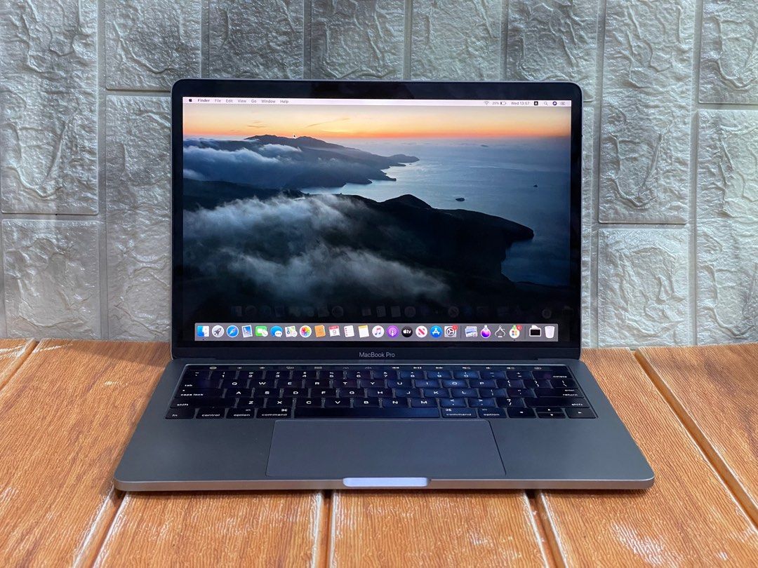 Apple MacBook Pro 2016 からめ (macOS Catalina)