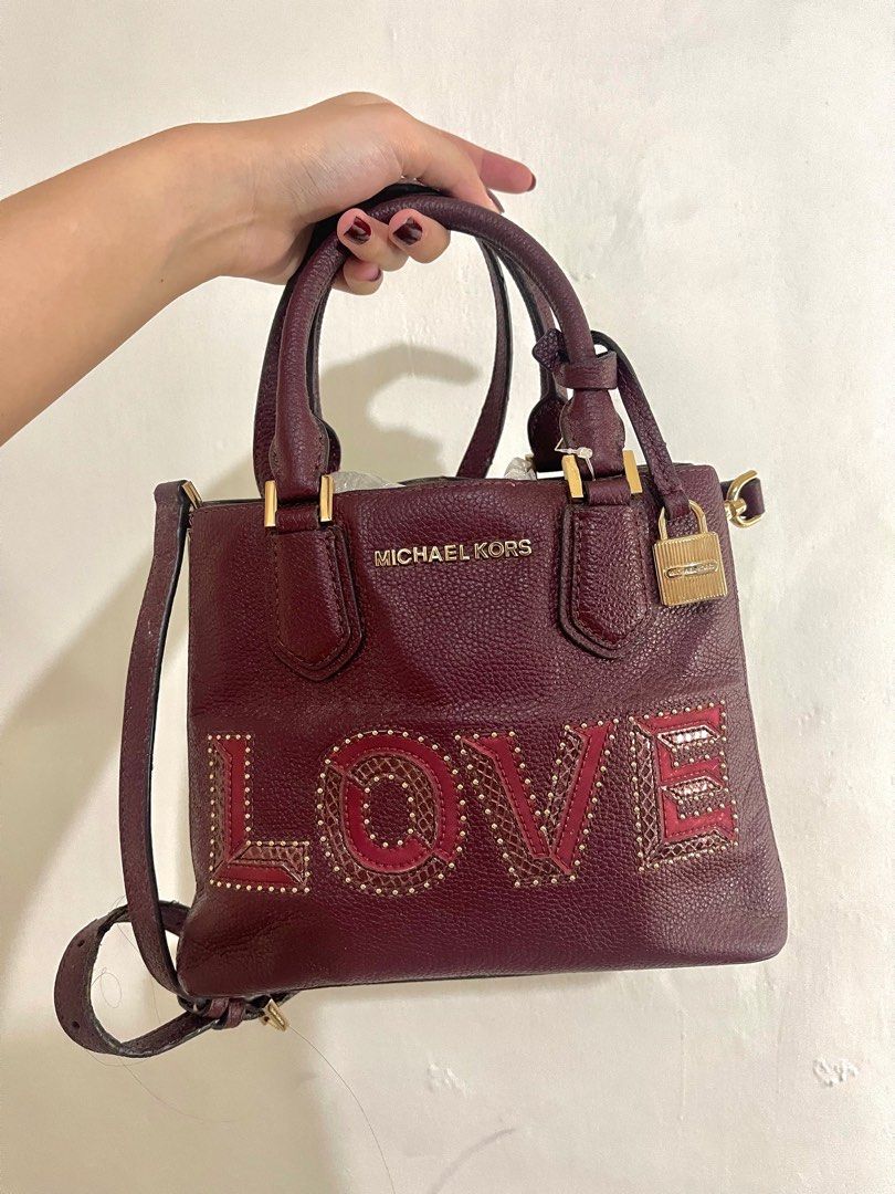 MICHAEL KORS ADELE MESSENGER LOVE MERLOT Luxury Bags Wallets on Carousell