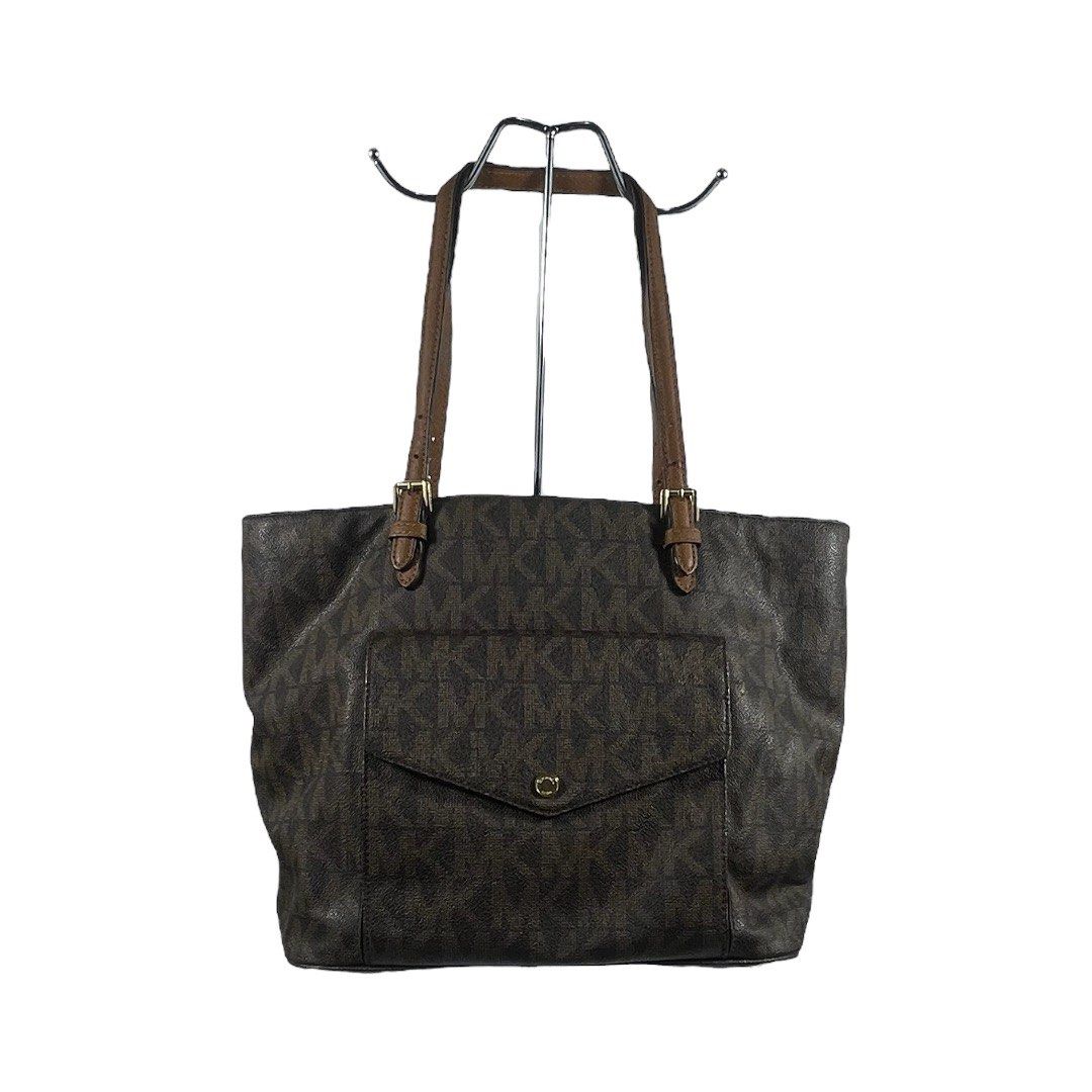 Michael Kors Jet Set Tote Bag (Category: Luxury Bags & Wallets) located in Angeles City. Submitted by cherrypicked.ph (Listing ID 1331370639, Image 1). Description: Michael Kors Jet Set Tote Bag Width: 11.5" Height: 10.5" Depth: 6" Handle: 20.5" Drop: 9" Price: 1700 Condition: 8.8:10 Issue: Minimal issue in the handle .