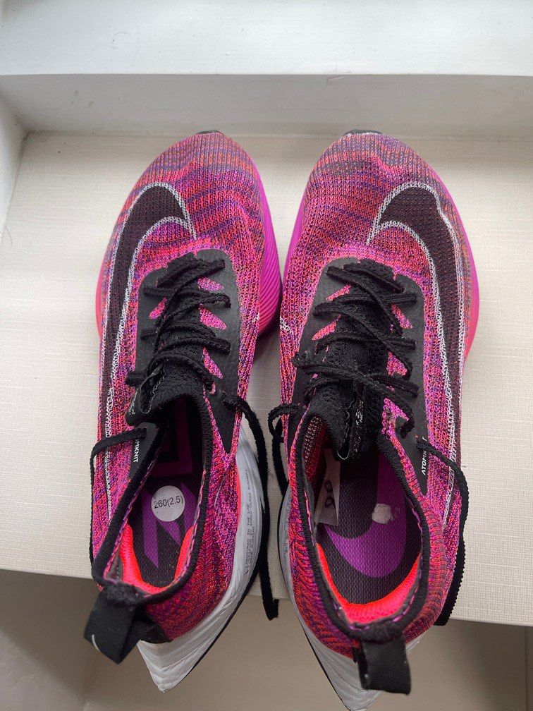 nike鞋 （分類：西裝鞋）位於 Hong Kong。 由 vinwind 提交（商品編號 1331237451，圖片 5）。簡介： 。