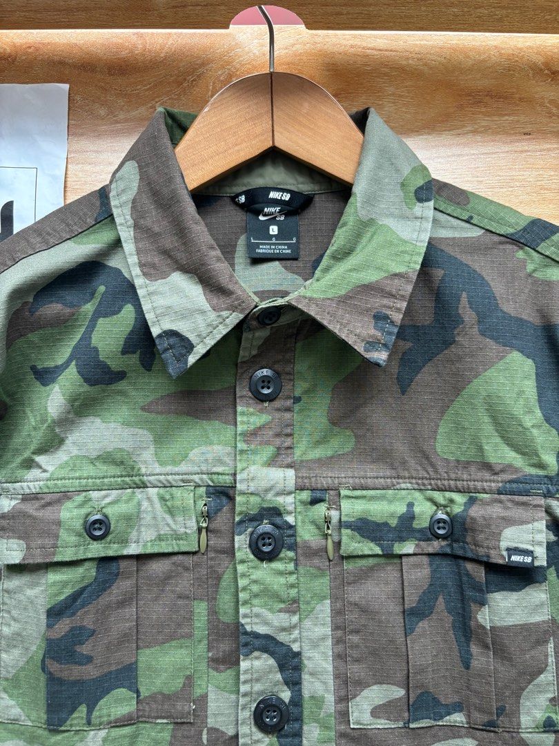 Nike sb camo windbreaker shop