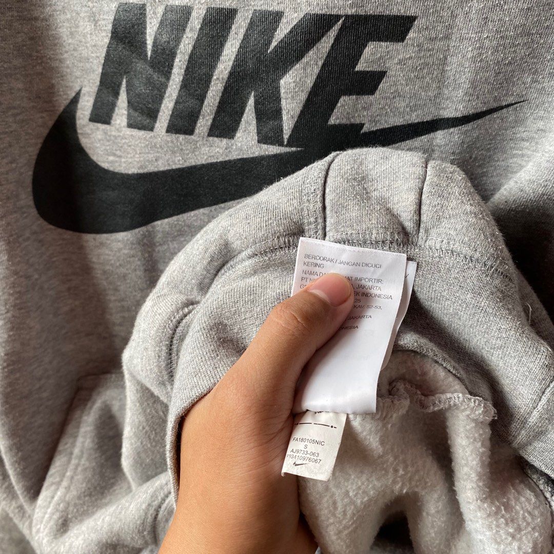 NIKE SB HOODIE Men s Fashion Coats Jackets and Outerwear on Carousell