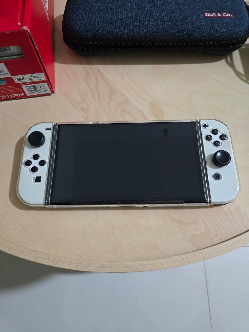 Nintendo Switch OLED with controller, Video Gaming, Video Games