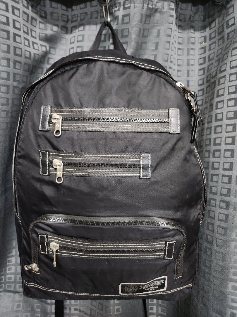 SAMSONITE backpack nylon lightweight (Category: Backpacks) located in Taguig. Submitted by starbucksph (Listing ID 1331283979, Image 1). Description: SAMSONITE RED nylon lightweight backpack fits up to 14in laptop lightweight padded straps for extra comfort 3 easy access zip at the front.