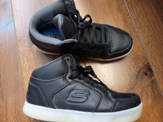 （分類：）位於 。 由 wishlisting 提交（商品編號 1331386564，圖片 1）。簡介： 。