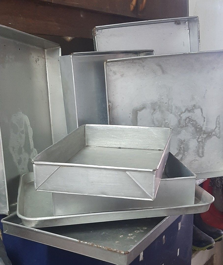 Take All Bakewares (20pcs) (Category: Bakeware) located in Paranaque City. Submitted by tsentiatsen (Listing ID 1331295815, Image 2). Description: last photo is Freebies.
