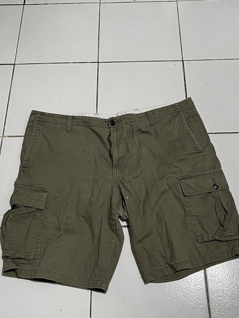Army Green Cargo shorts for Plus Size Men (Category: Shorts) located in Binan City. Submitted by jeremylijah (Listing ID 1331480595, Image 2). Description: Army Green cargo short for Plus Size men Has bleach stain on the back Measurements Waist 44in Length 31in.