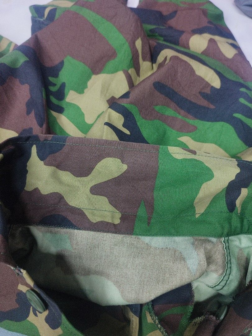 Askar (Category: Coats, Jackets and Outerwear) located in Wakaf Bharu. Submitted by azamt (Listing ID 1331510842, Image 3). Description: Tentera Naga busan Like new Pit-21/20.5 L-30.5 Pos + rm5 ❌Cod.
