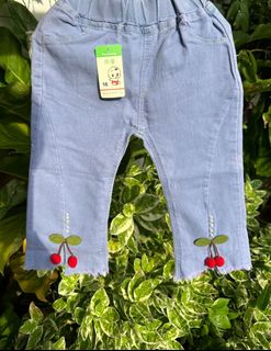 (Category: ) located in . Submitted by clothes_consignment (Listing ID 1331423803, Image 1). Description: .