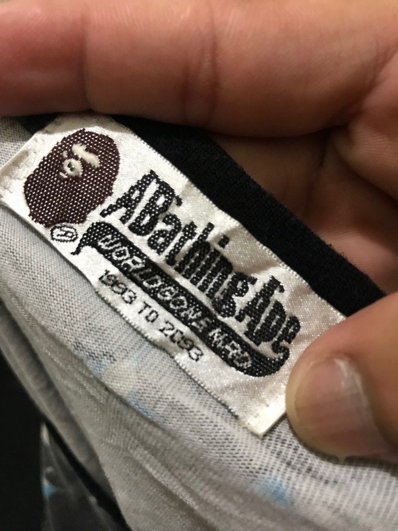 Bape Big Head Glow (Category: Activewear) located in Paniqui. Submitted by tuzzy_will (Listing ID 1331525650, Image 2). Description: Details W: 22 L: 24.5 Color Rate: 9/10 Conditions: 9/10 Issue: Cut Wash tag .