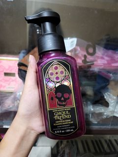 Bath and body works halloween foaming hand soap decor