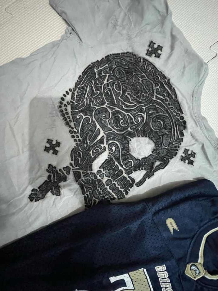 Buckaroo vintage shirt (Category: Tshirts & Polo Shirts ) located in Las Pinas. Submitted by newhobbieshop (Listing ID 1331434710, Image 2). Description: small pin holes medium size only good for gothic style.