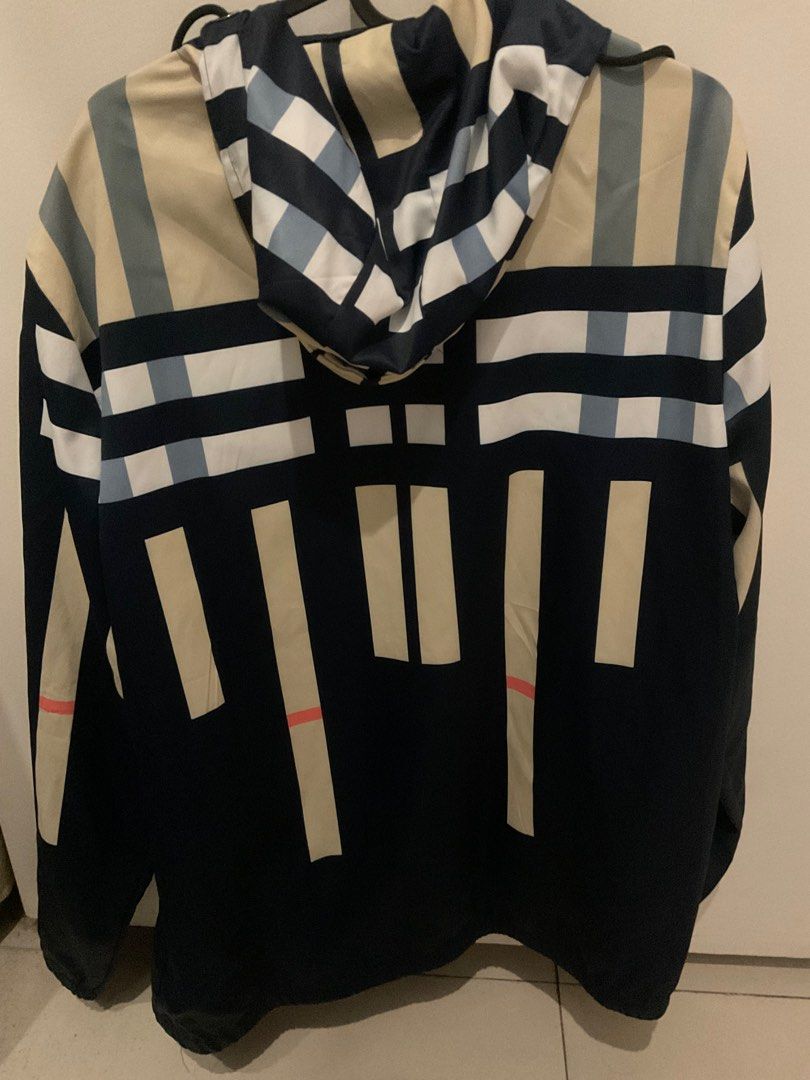 Rainproof windbreaker jacket (Category: Coats, Jackets and Outerwear) located in Marikina City. Submitted by interlocked (Listing ID 1331523543, Image 2). Description: Size XL No issues Pm for inquiries .