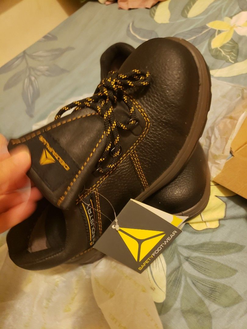 Delta safety shoes, 女裝, 鞋, 靴 Carousell