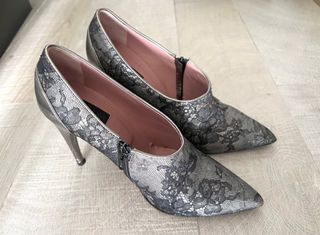 （分類：）位於 。 由 thecloakroomofjc 提交（商品編號 1331514226，圖片 1）。簡介： 。
